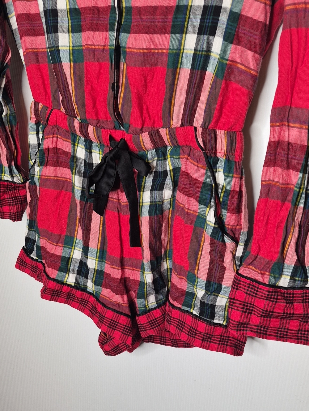 NWOT VS Vicroria's Secret Plaid Pajama Romper Size Small - Picture 3 of 9
